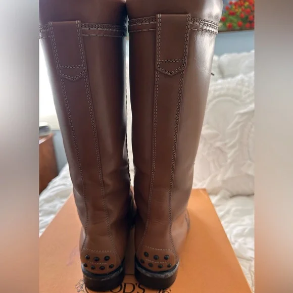 Gorgeous leather Tods lace up boots 61/2 - Picture 12 of 12